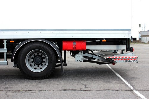 Streamlining Deliveries in Cincinnati: The Advantages of Professional Liftgate Services