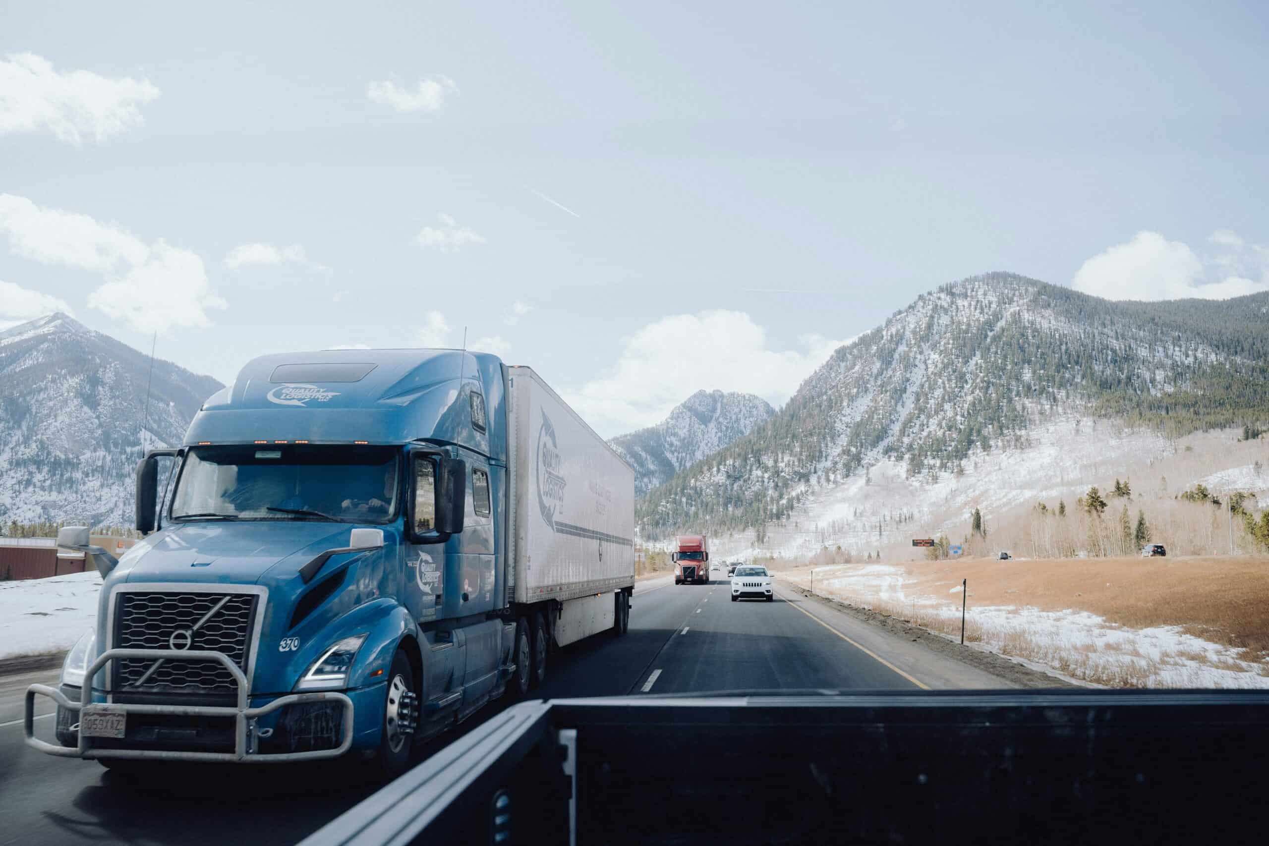 Logistics Faceoff: Cross-Docking vs. Transloading – Which Strategy Reigns Supreme?