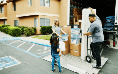 Delivery Truck with Liftgate: The Guide for Businesses